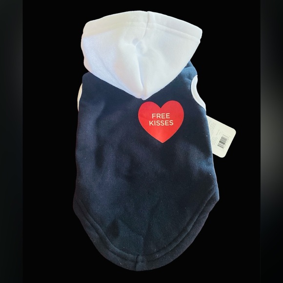 Buttons and Bones Other - 🆕BUTTONS & BONES: Pet Hoodie “Free Kisses” Navy and White NWT Size M